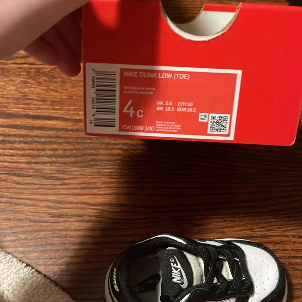 Nike panda dunks - Picture 4 of 4